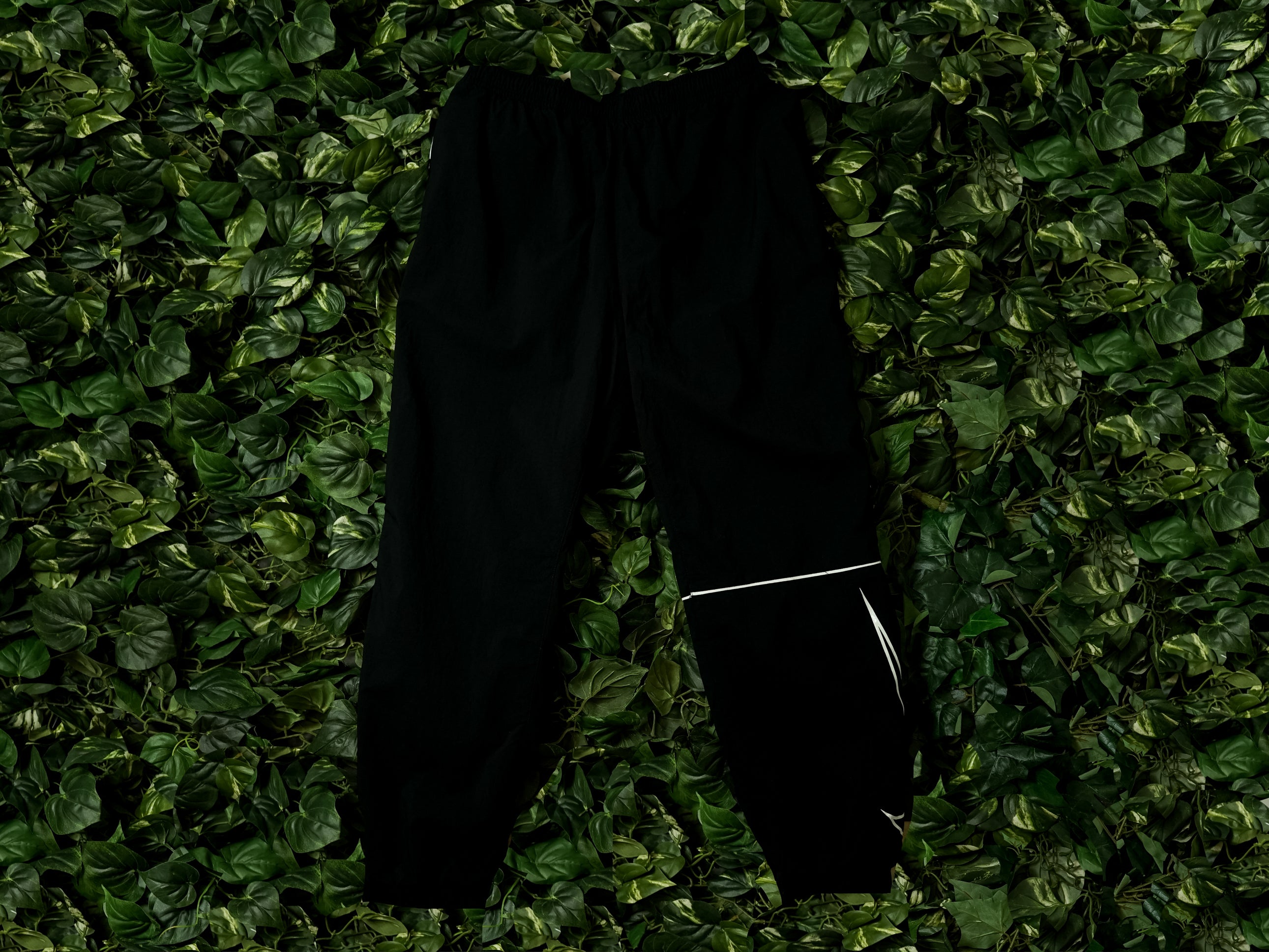 nike sb swoosh black track pants