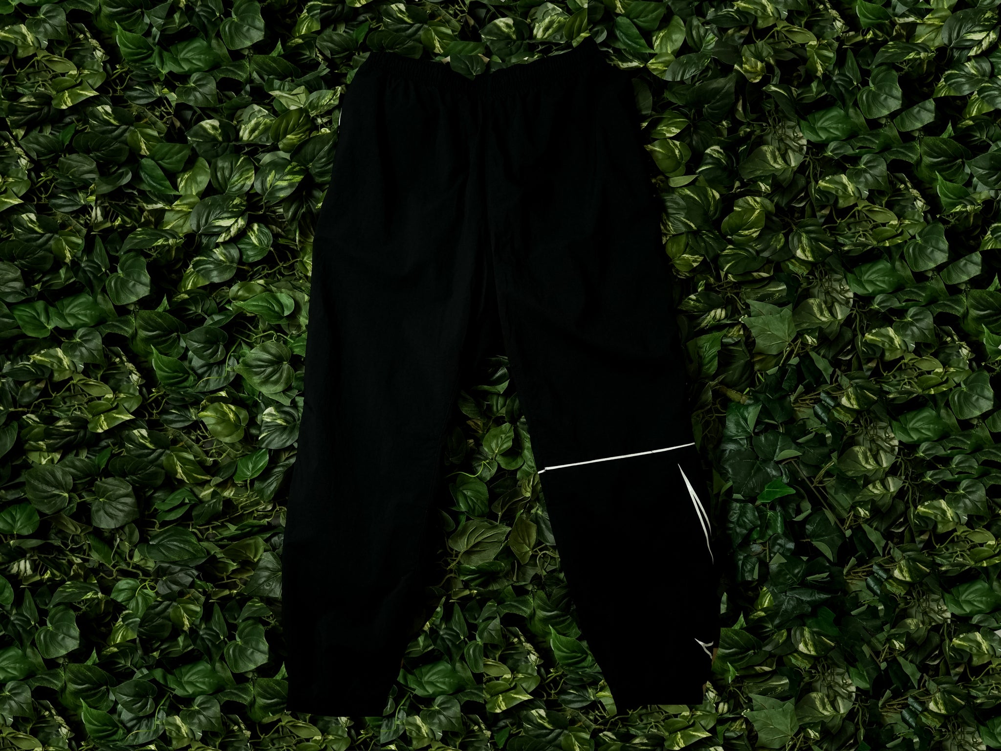 swoosh skate track pants