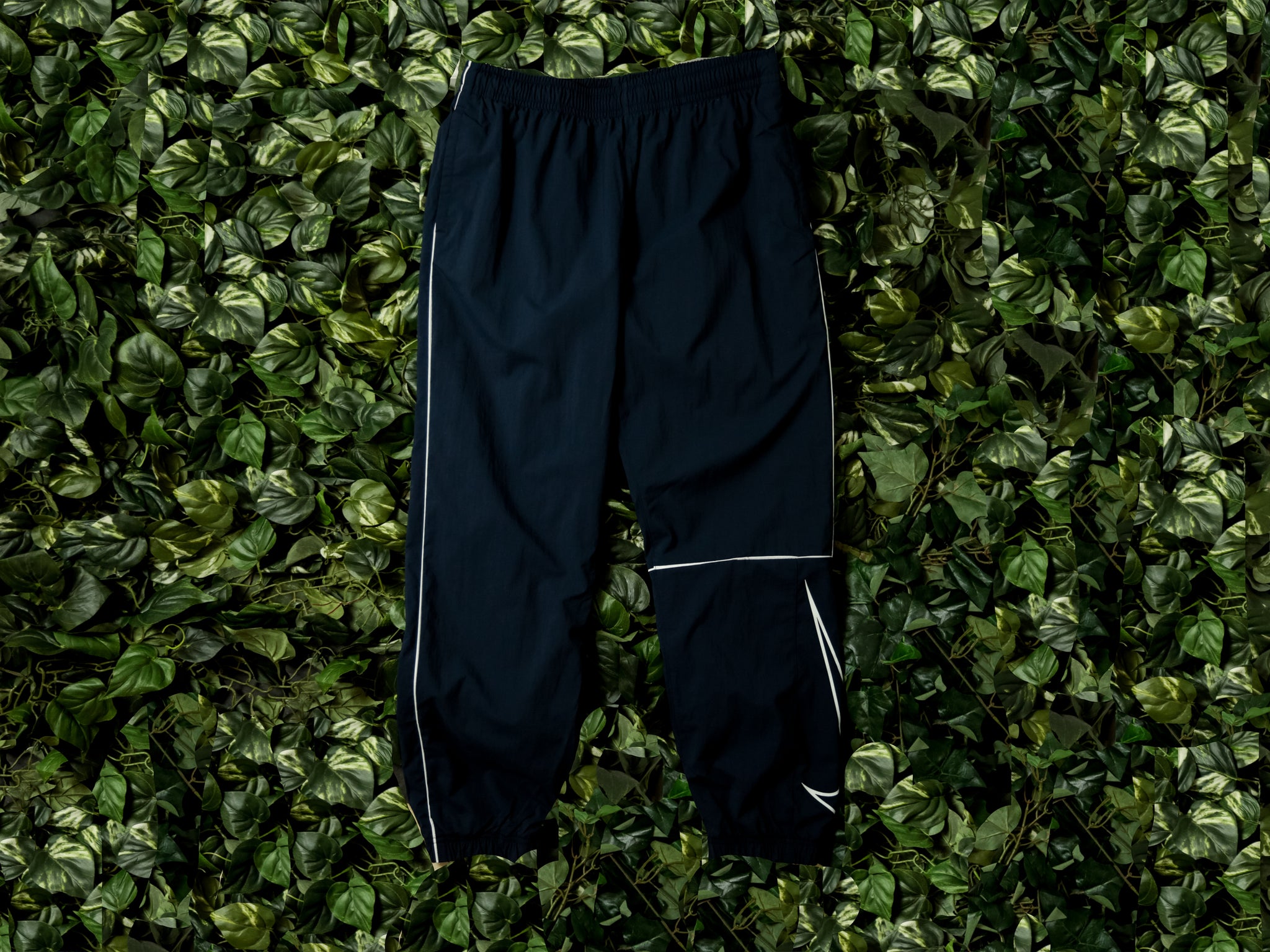 nike sb swoosh skate track pants