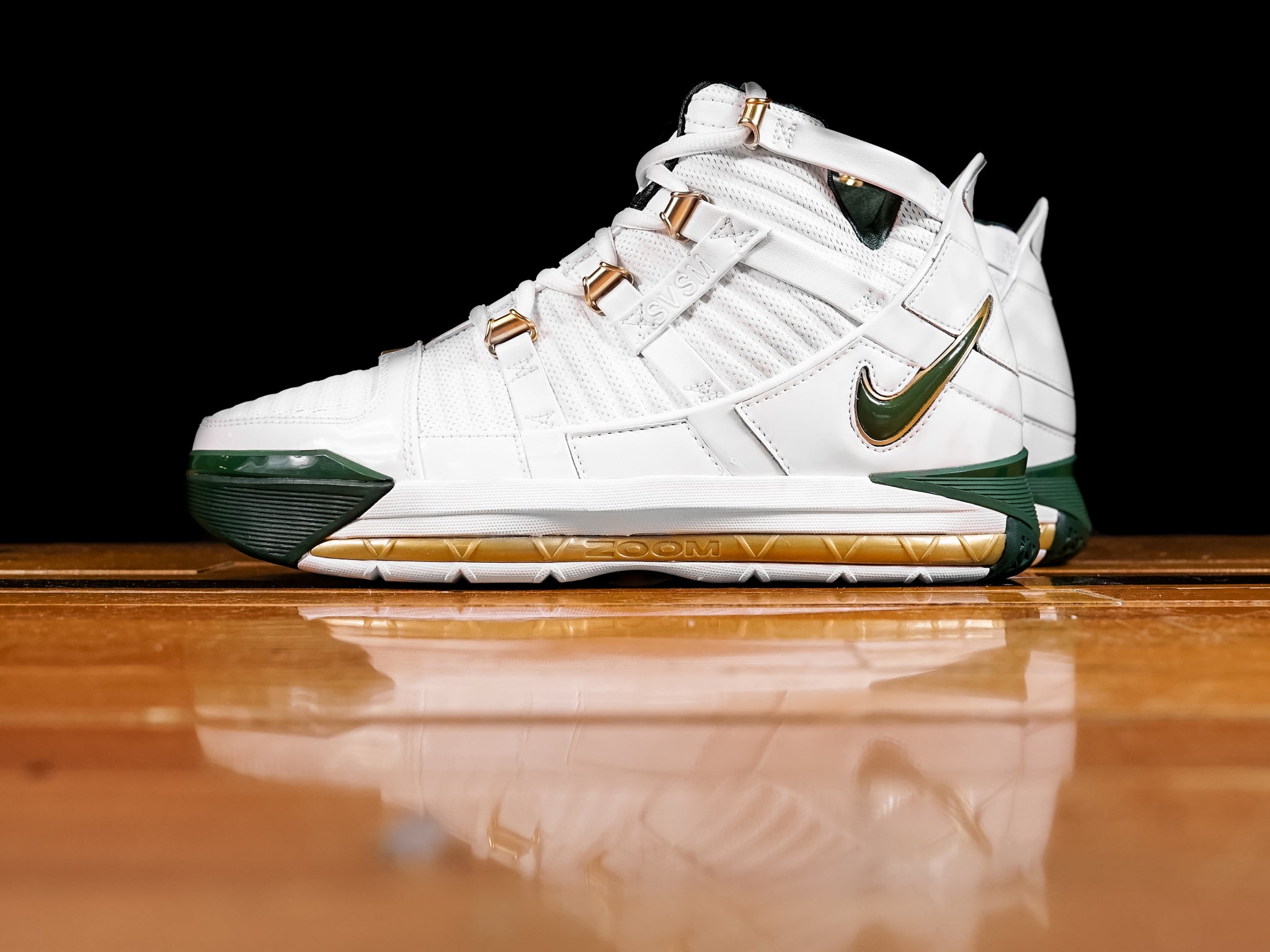 zoom lebron 3 svsm away