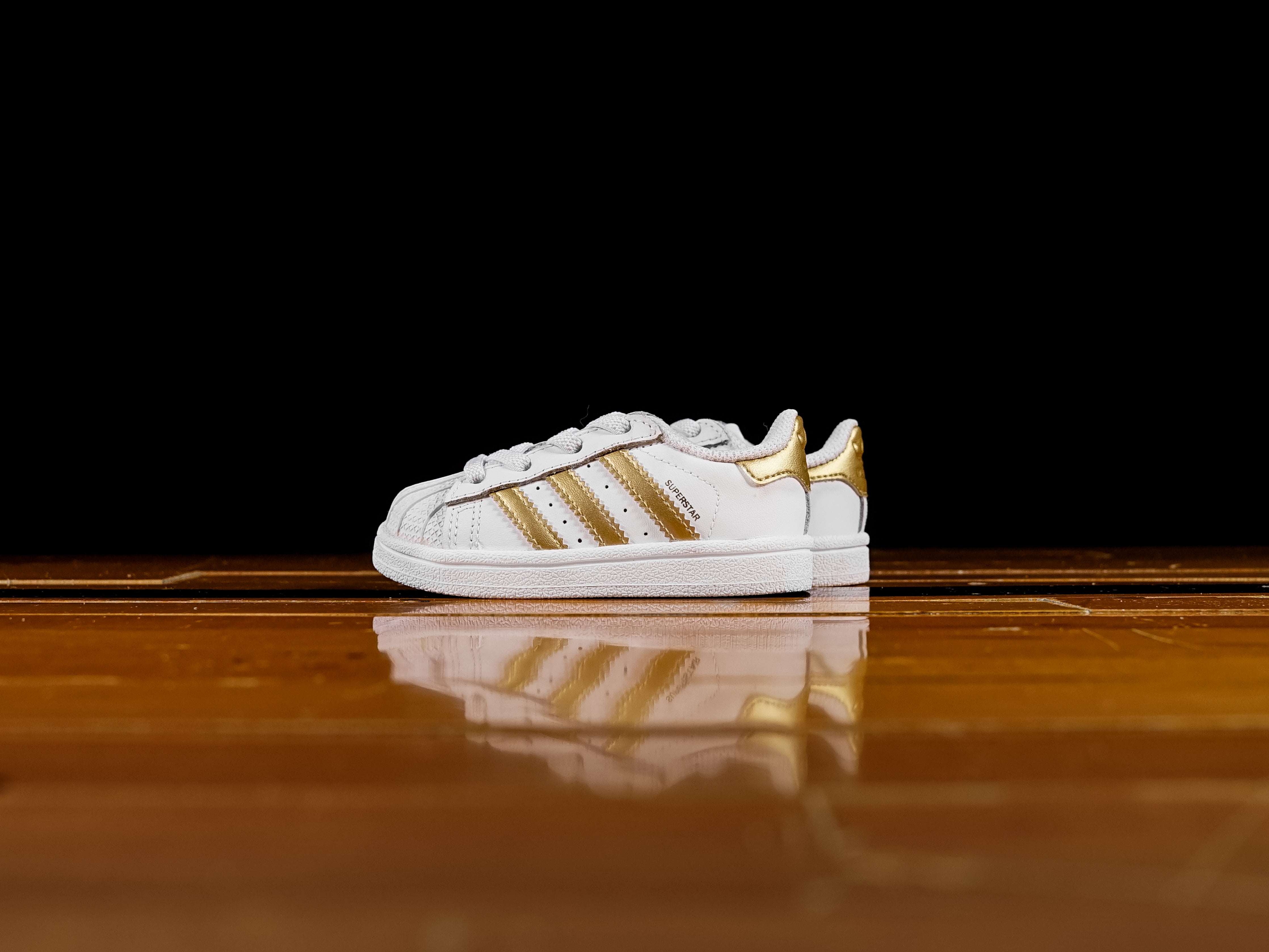 adidas superstar metallic gold