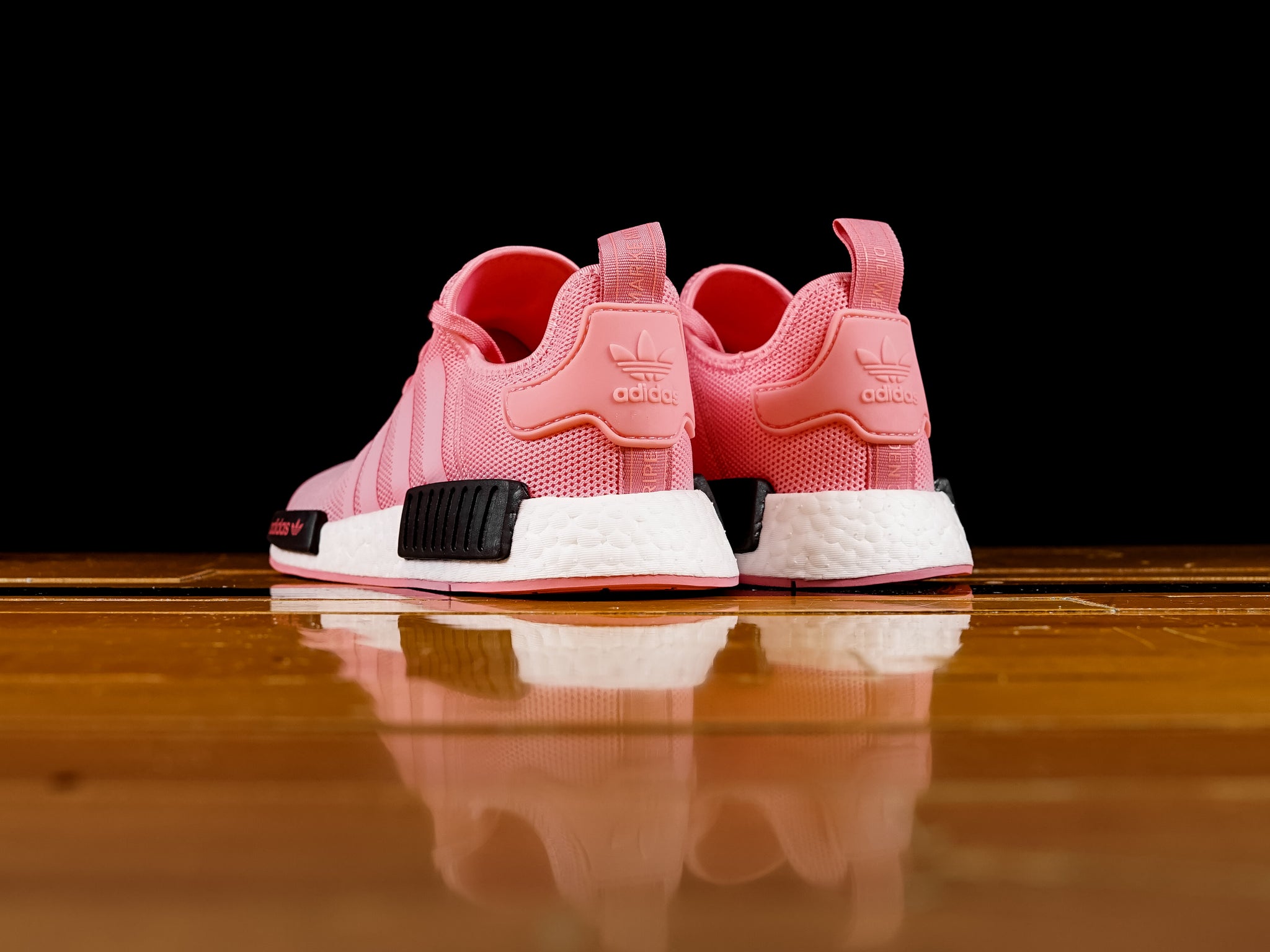 nmd r1 super pop