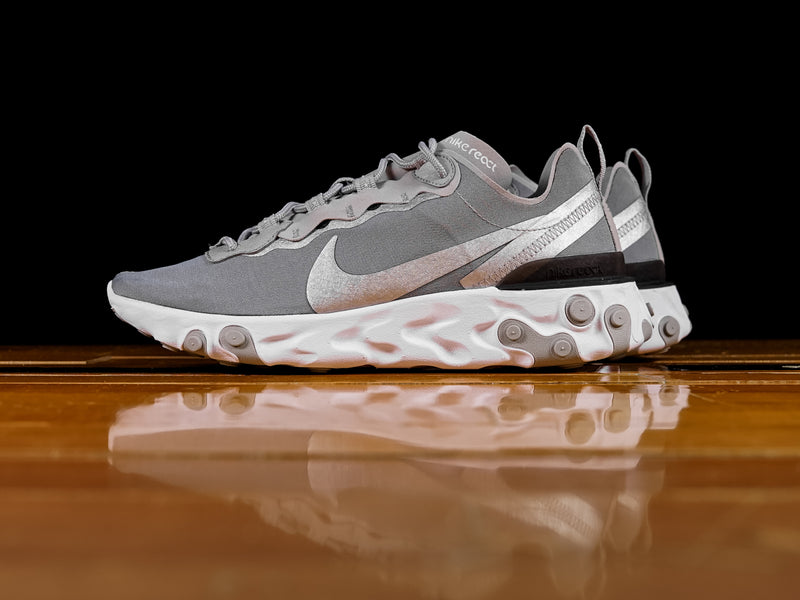 nike react element 55 silver on feet