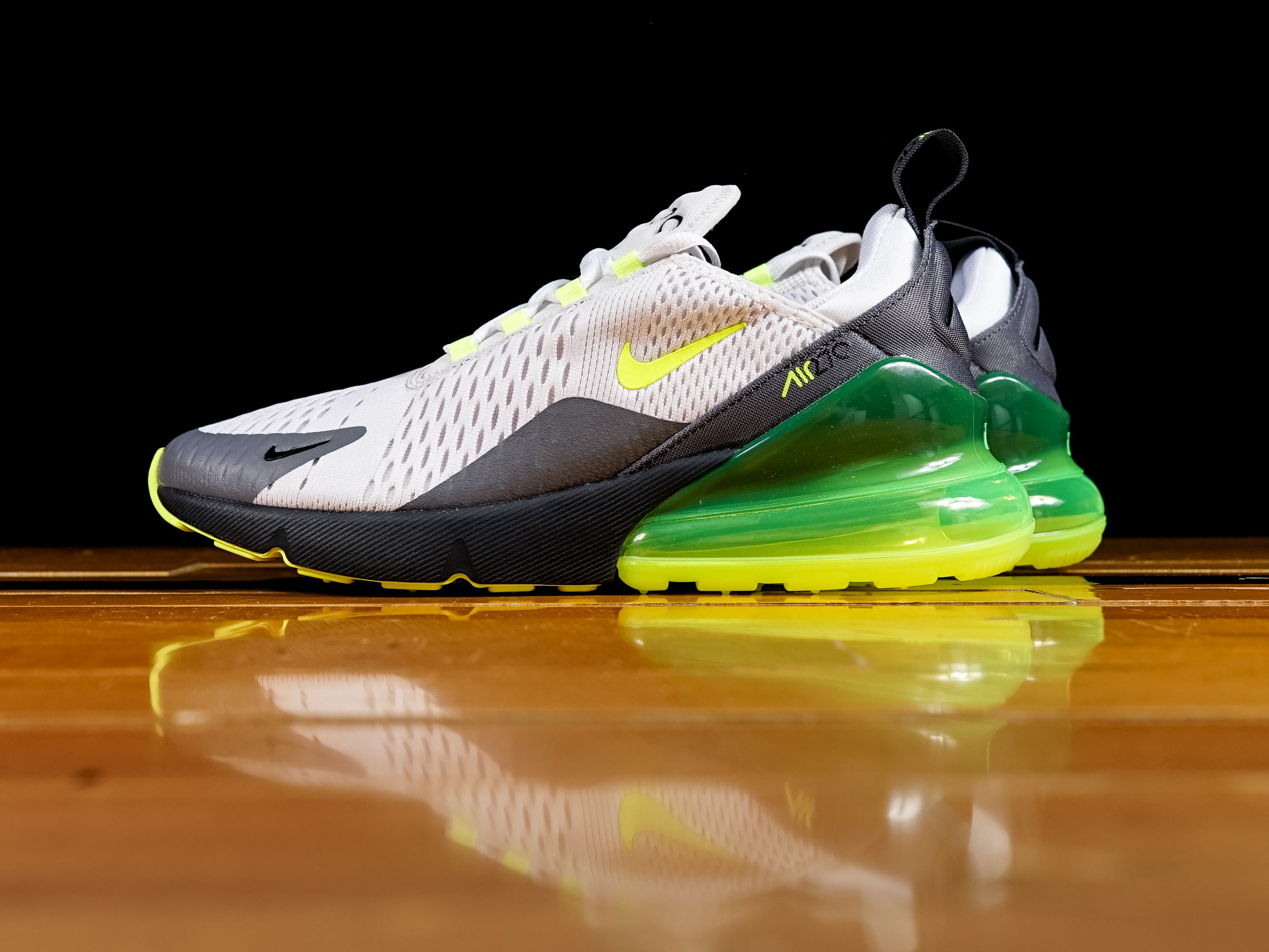 nike 270 platinum volt