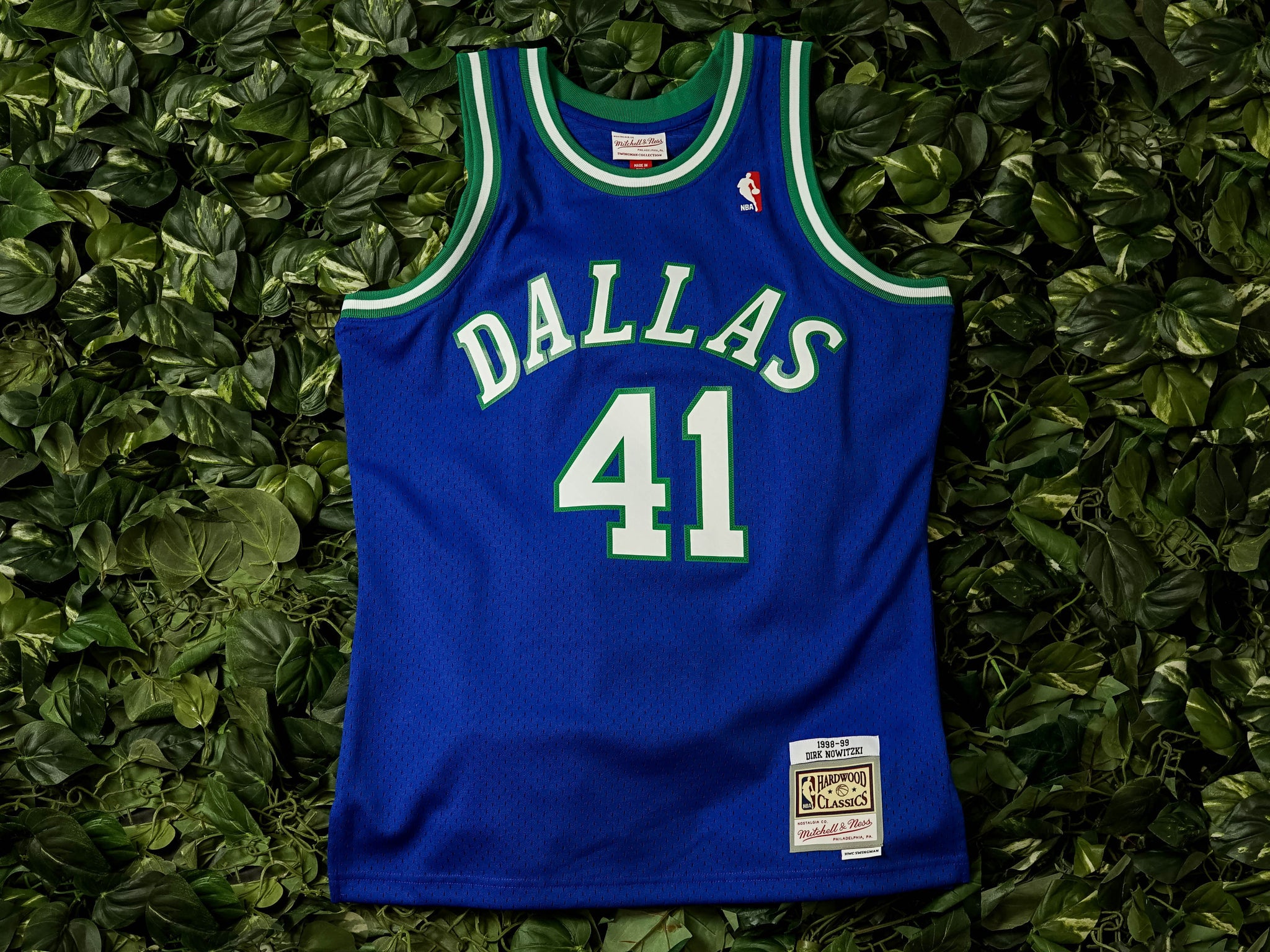 dirk nowitzki mitchell and ness jersey