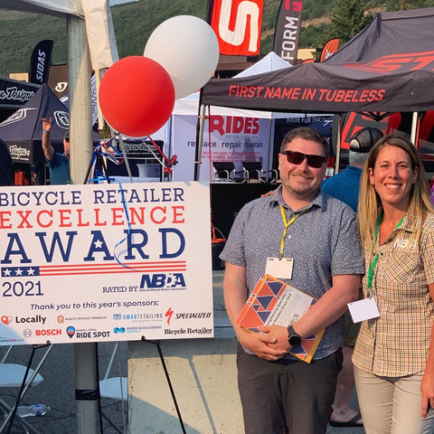 Randy acepta el premio NBDA en el Big Gear Show 2021, Park City, Utah.