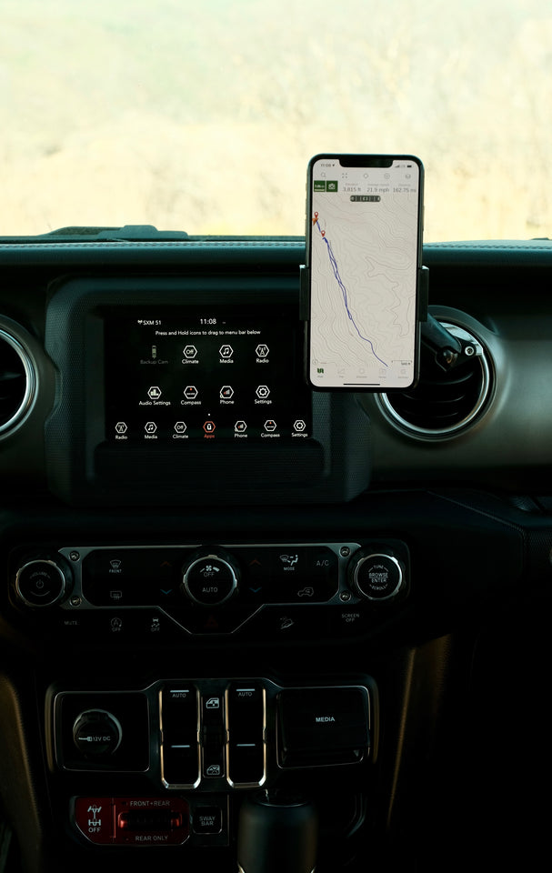 Phone mount for Jeep Wrangler and Gladiator | Offroam