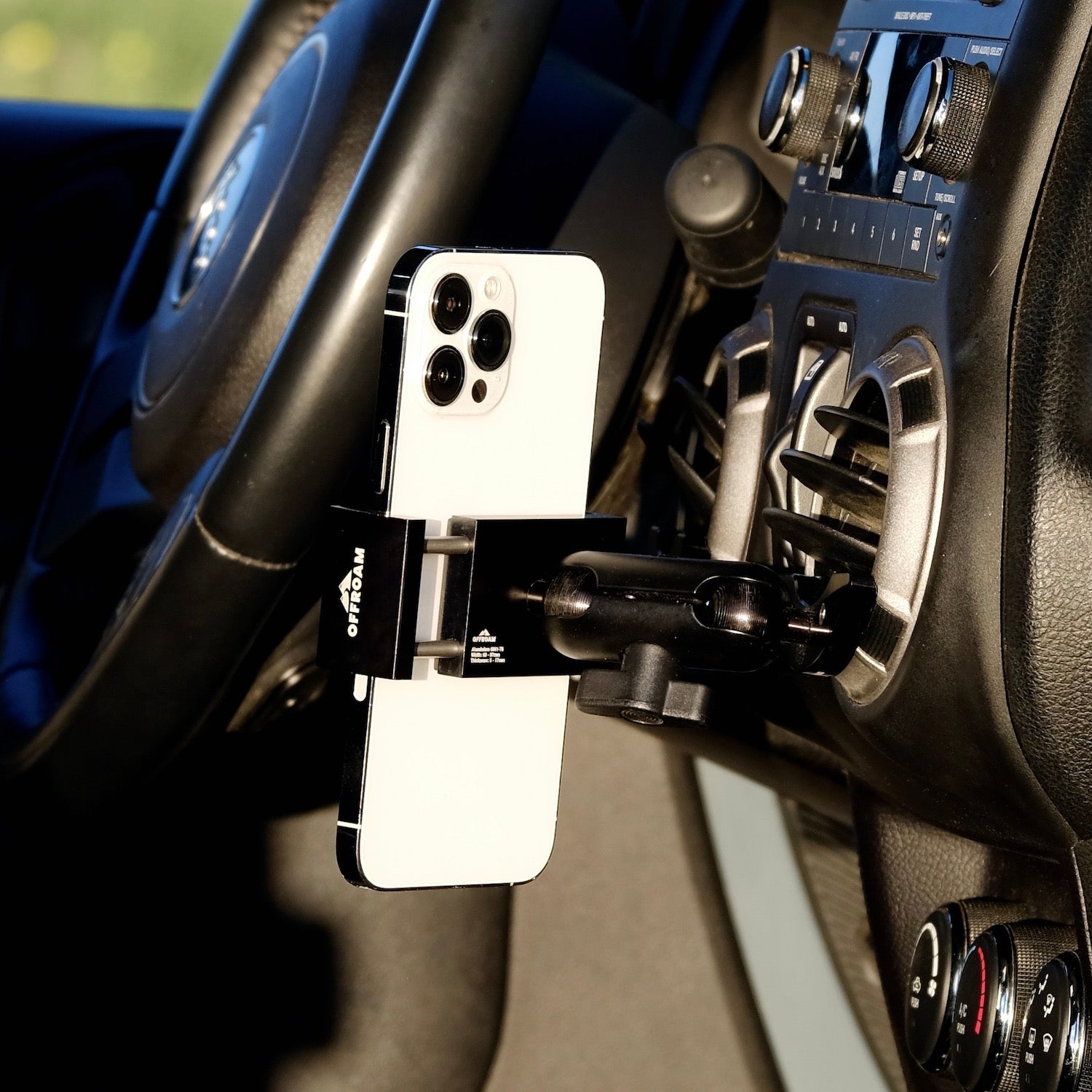 Jeep Wrangler JK/JKU 2011-2018 Phone Mount by Offroam