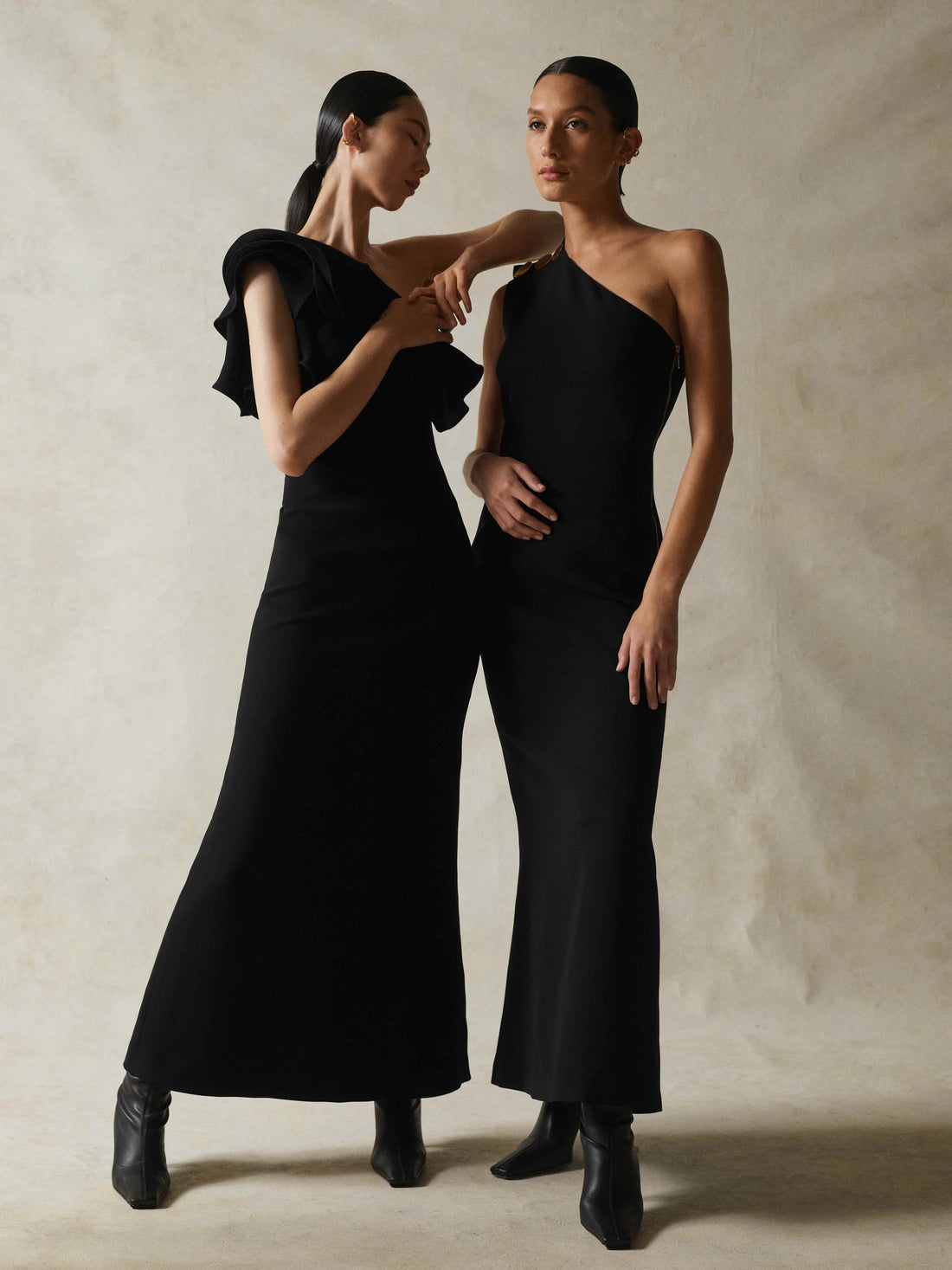 BLACK GRACE GOWN – Carla Zampatti