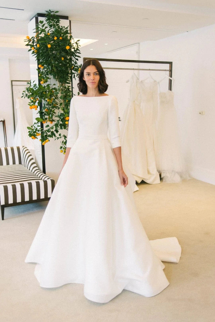 Modest wedding dress with long sleeves Carolina Herrera Laurel on sale