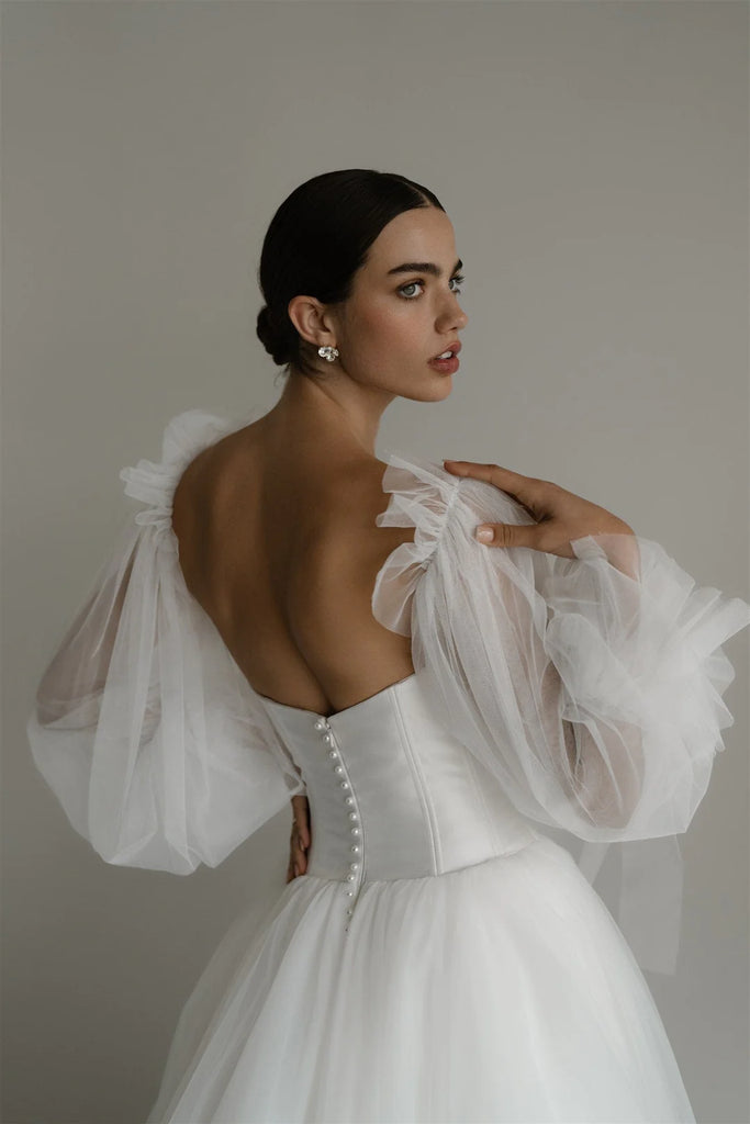 Designers like Monique Lhuillier | Luxe Redux Bridal