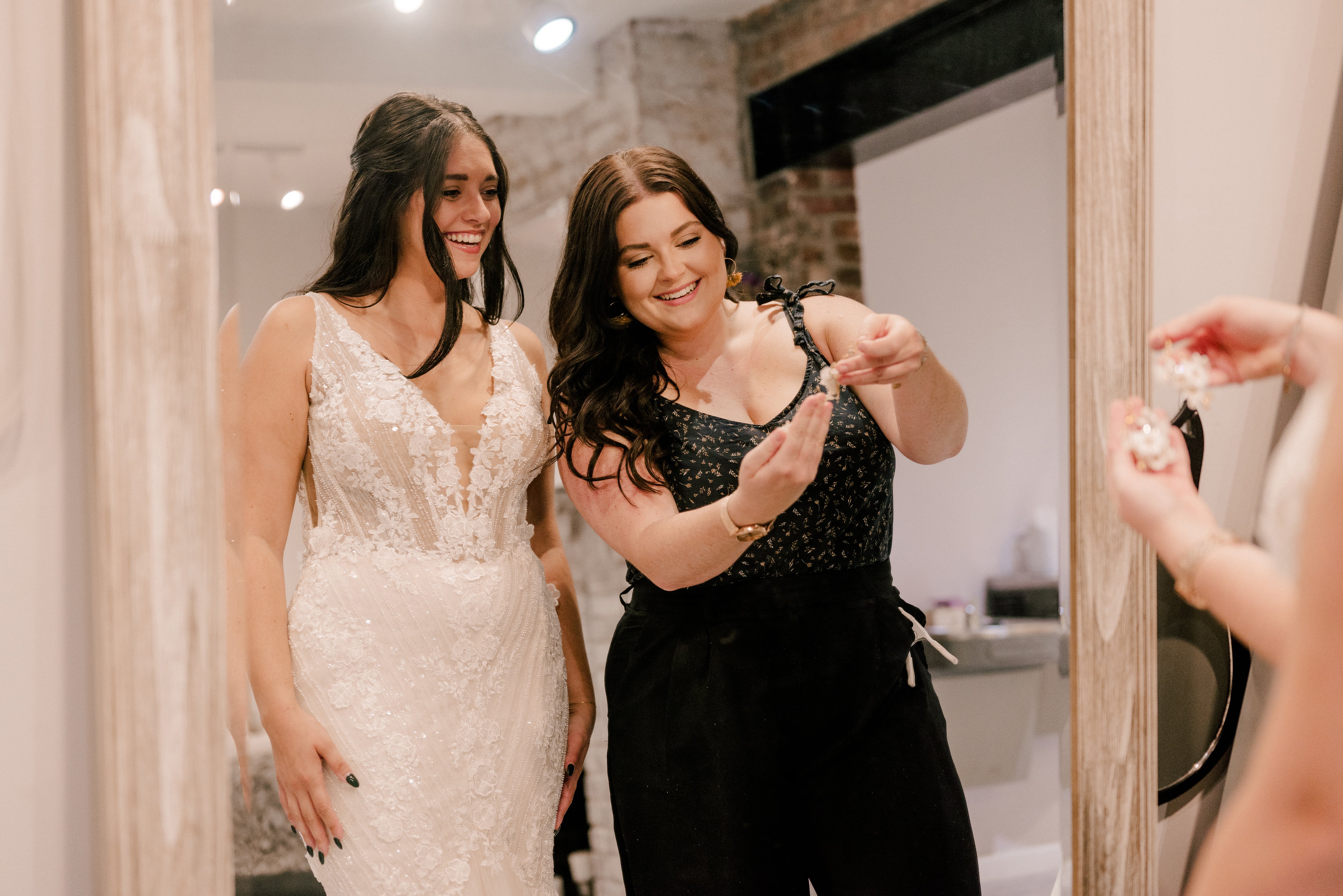 pittsburgh wedding dress bridal stylist