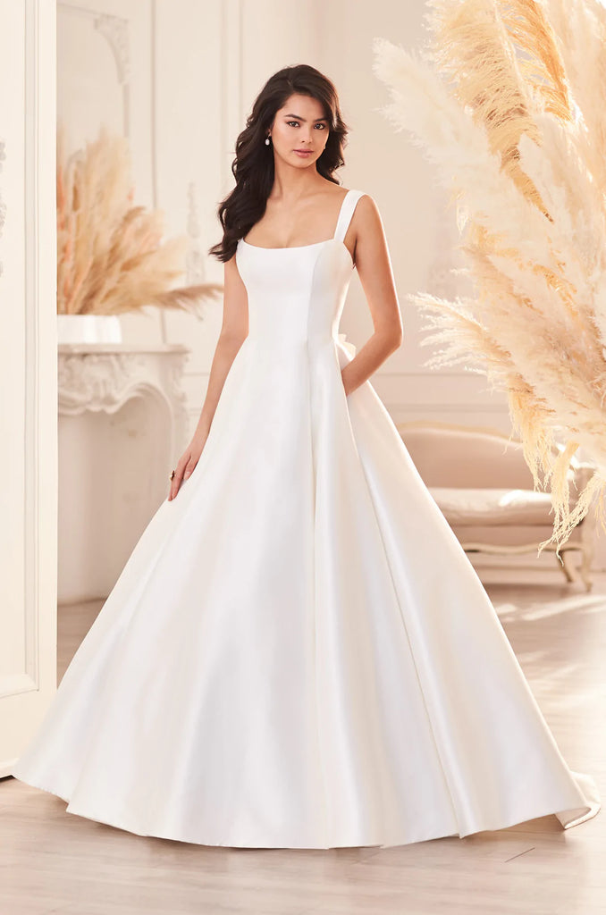 Paloma Blanca 4952 bridal gown on sale with Luxe Redux Bridal