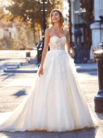 14 Classic Wedding Dress Necklines