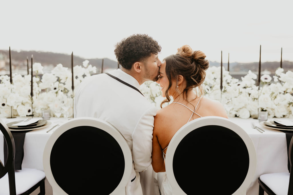 Downtown Pittsburgh Rooftop Wedding Inspo 