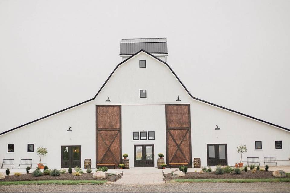 White Willow Farms barn wedding venue Indiana