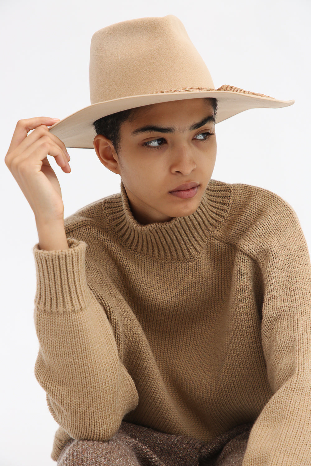 Nana Hat - Lapin Velour in Camel with Beige Laces