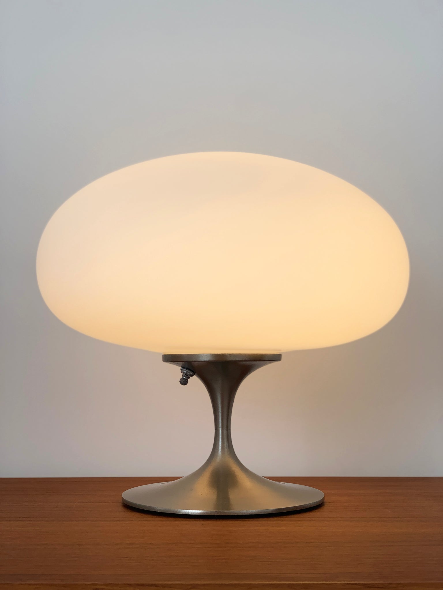 mid century laurel lamp