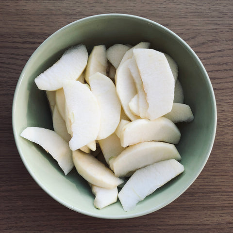 sliced apples