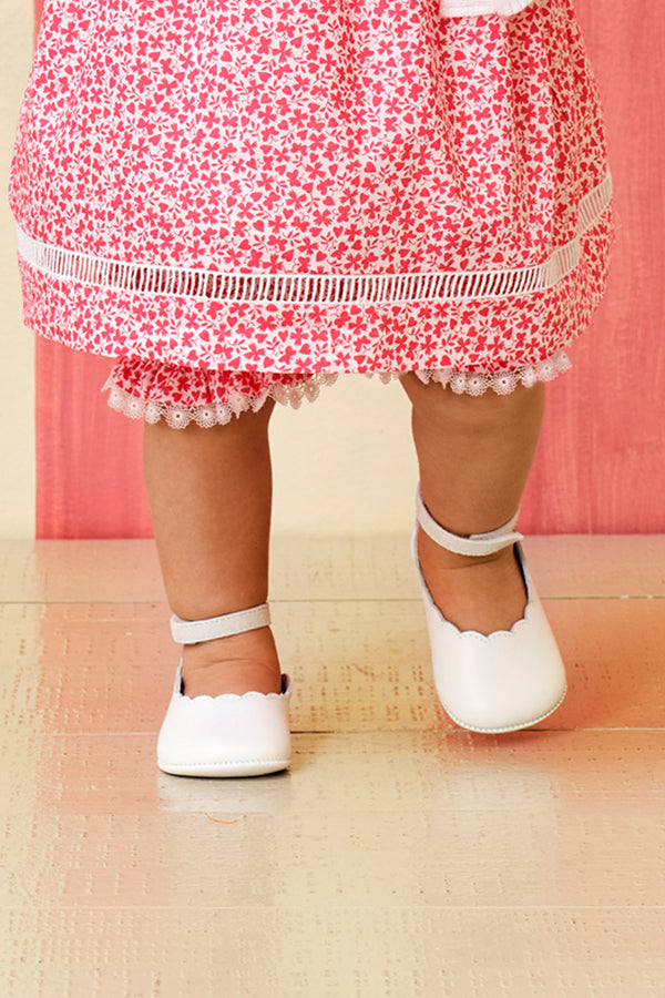 baby girl crawling shoes