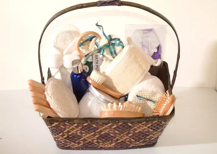 cleaning gift basket for bathing-image of mother's day-inselife.com