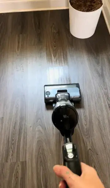 use inse w5 cordless wet dry vacuum to vacuum and mop the floor-inselife.com