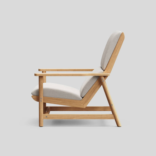 A studio photo of Leedo Deck Chair Sunbrella Putty / Chair