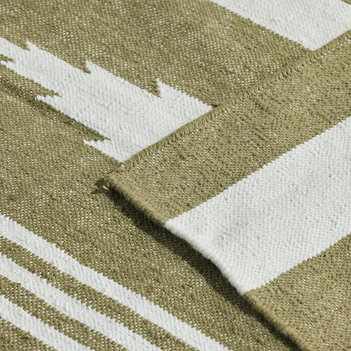 A studio photo of Mesa Rug Mesa Basil / 5' x 8'