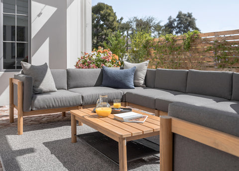 Outdoor sectional sofa