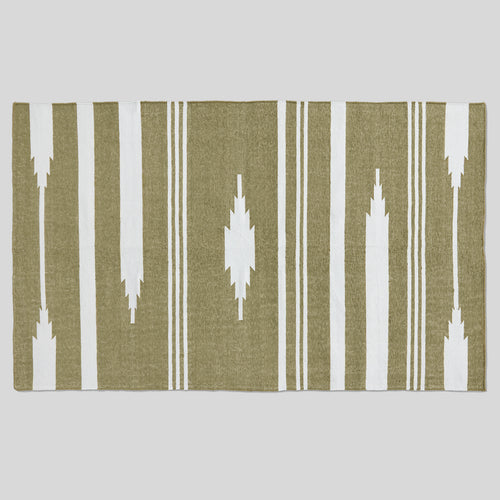 A studio photo of Mesa Rug Mesa Basil / 5' x 8'