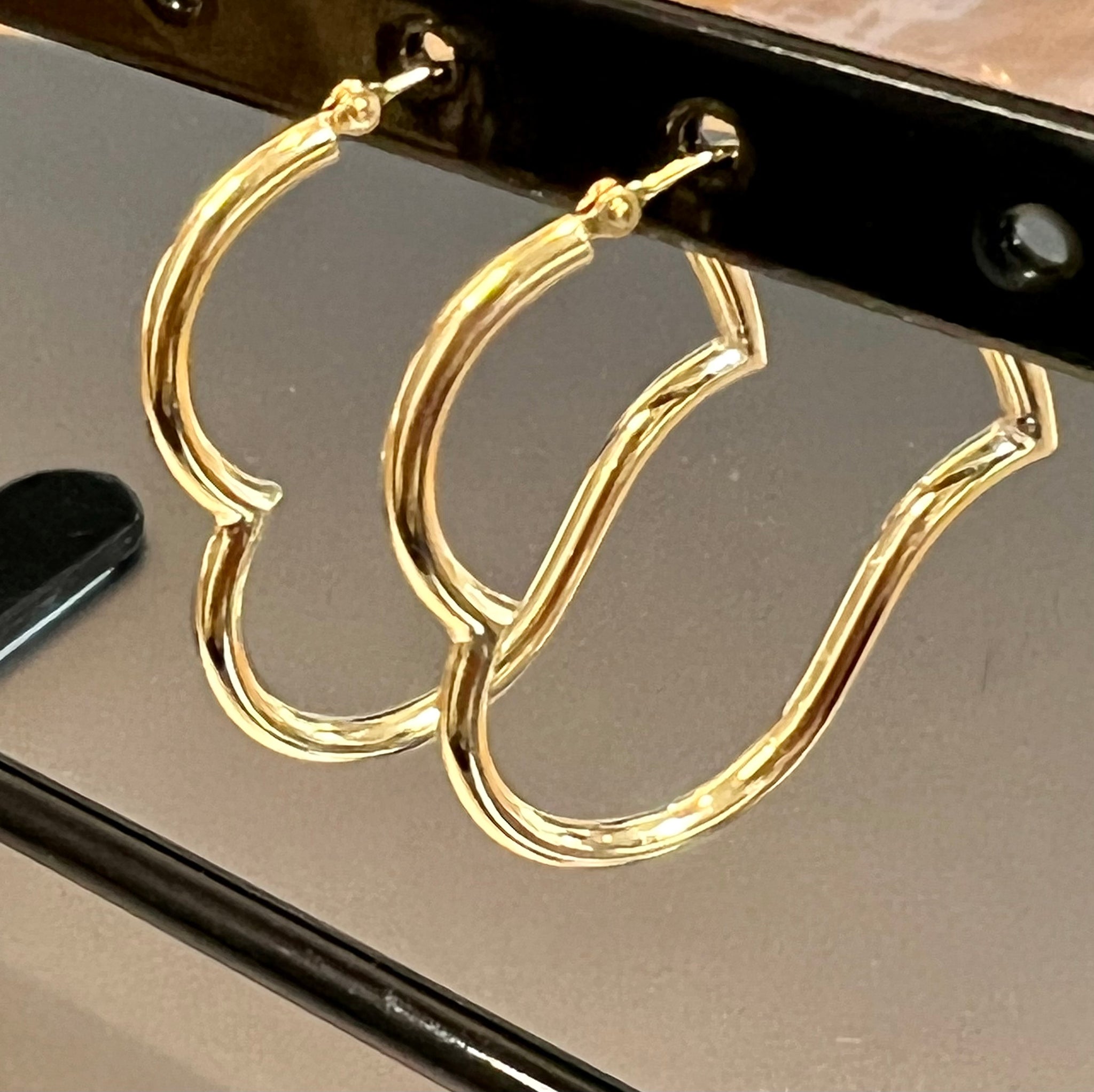 18k Japan Gold Open Heart Hoop Earrings