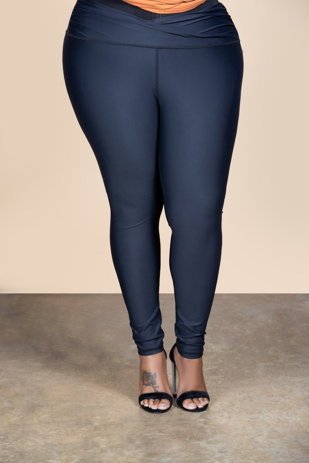 Stitched Black Leggings w/ Piping