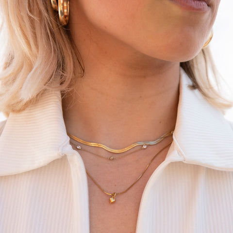 tiny heart charm - seol gold