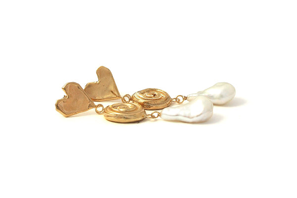Whirlpool Pearl Earrings - Gold