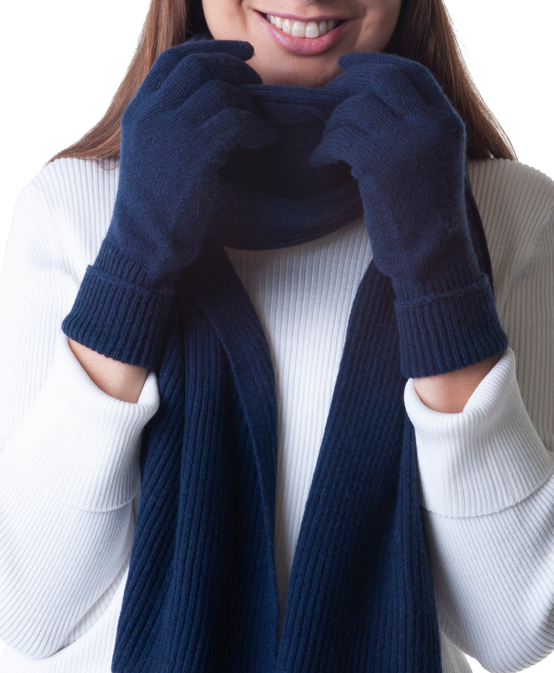 navy blue knit gloves