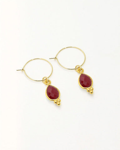 Boucles d'oreilles créoles or petite pierre agate rouge nilai 