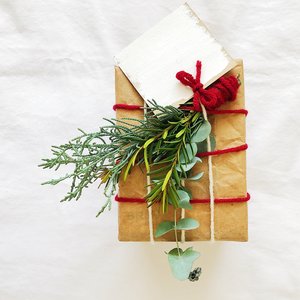 Use Brown Parcel Paper To Wrap Christmas Presents - Miss Thrifty