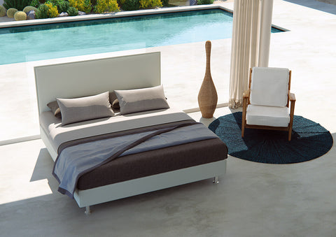 Cauti un pat tapitat crem cu design modern din colectia Domicilio 2021 ?