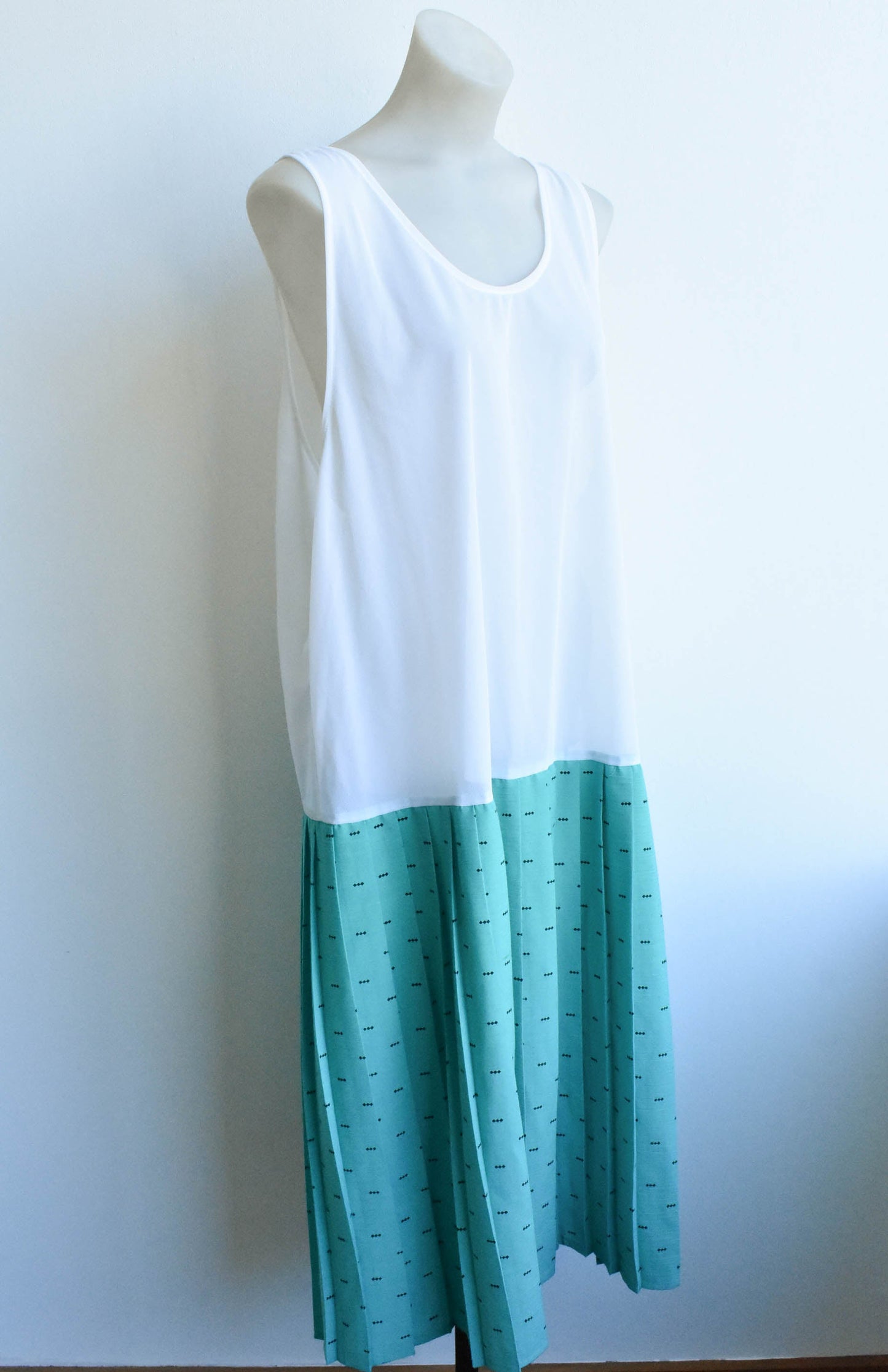 Target retro dress white top & green pleated drop-waist skirt, size Plus