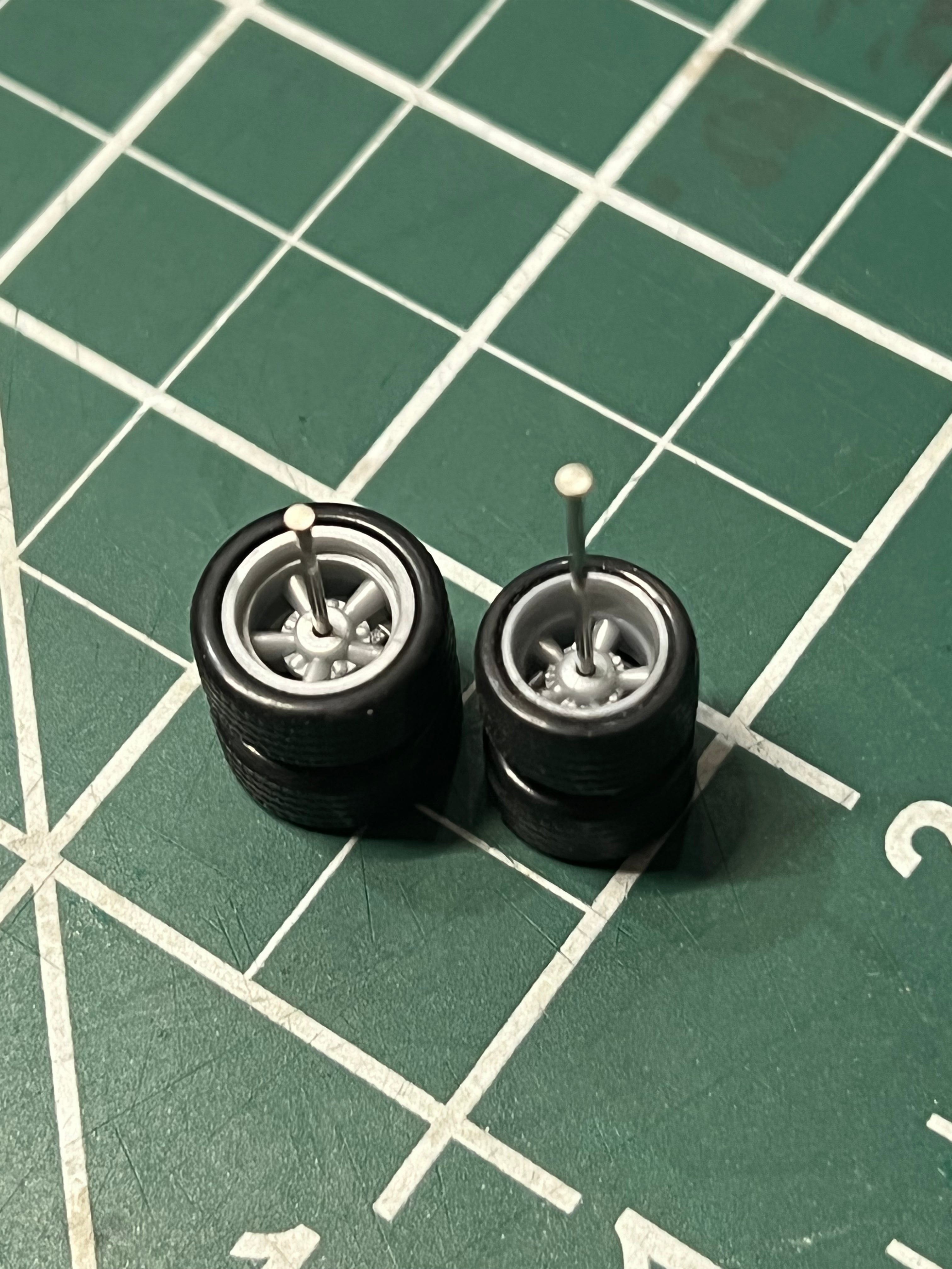 Kombi Grey Cragar Offset