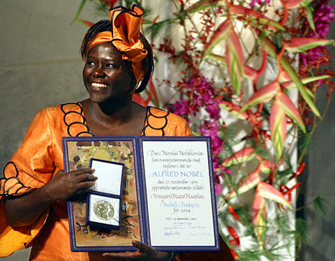 Wangari Maathai – Nobel Peace Prize 2004 (Kenya) (First African Woman to Win the Nobel Prize)