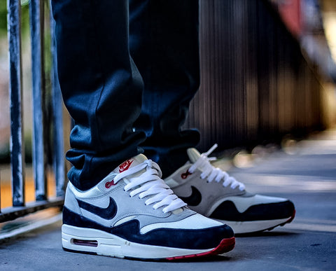 air max 1 on feet