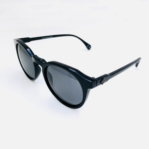 Hillwood - Black frame with Charcoal Pentoptic®️ lens