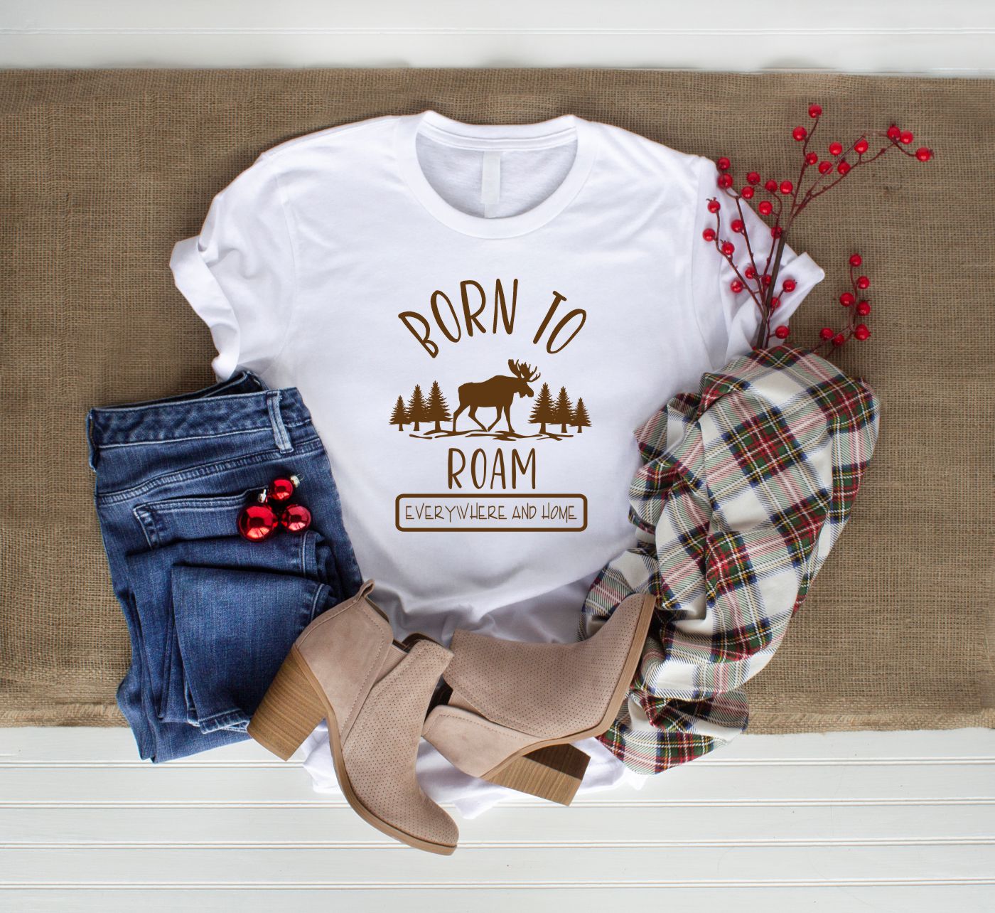 hver stemme Svin Born to Roam T-Shirt – C. Claire Embroidery