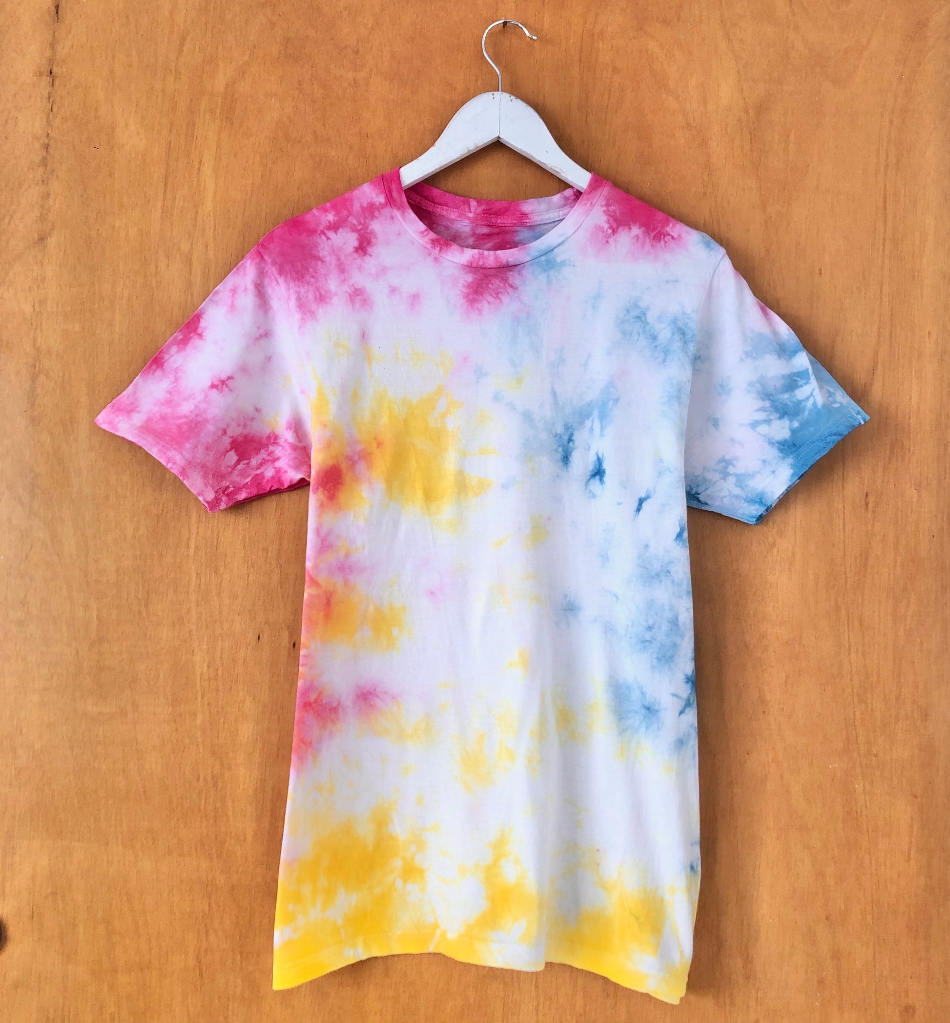 Playera Rainbow Vibez #2 – Liz Campos