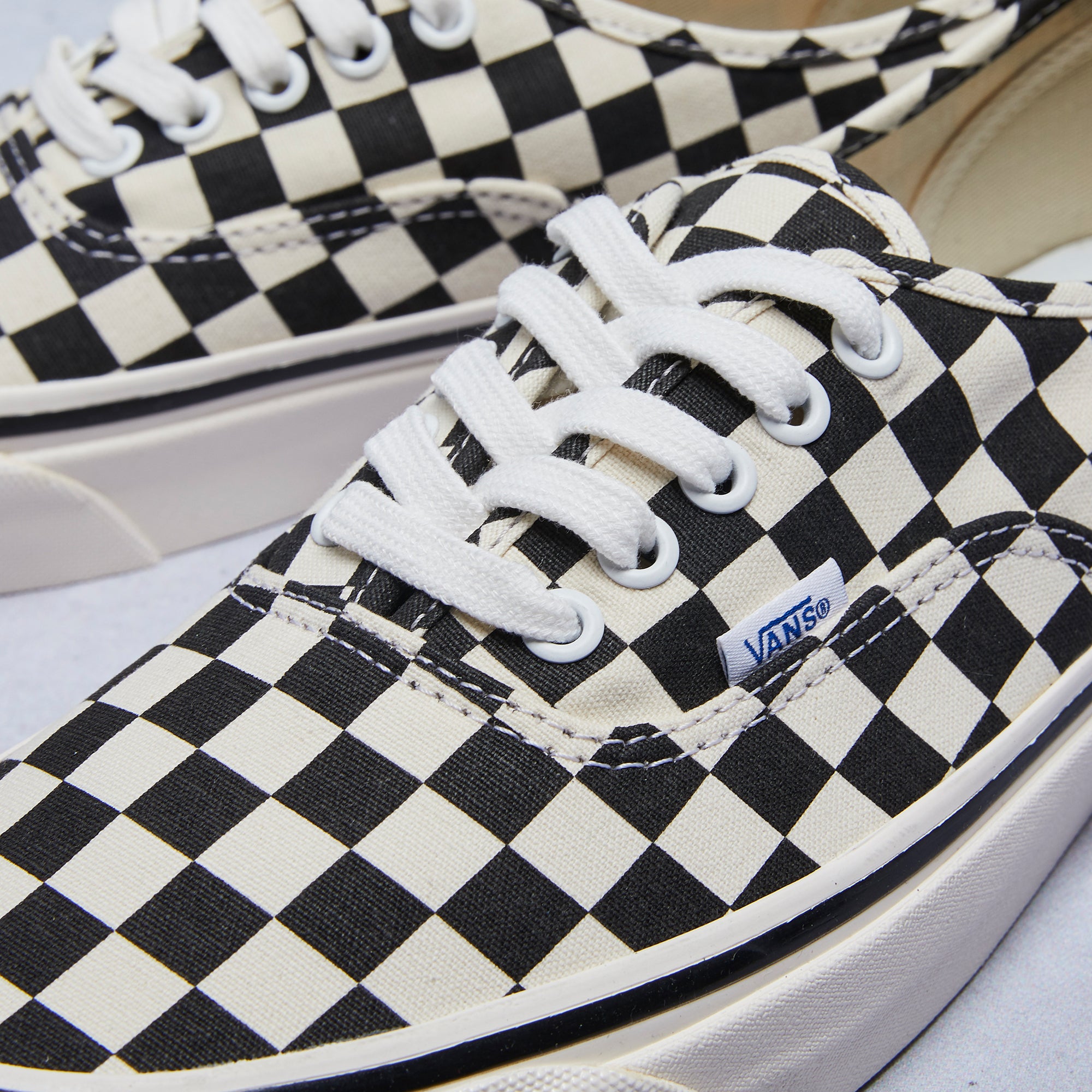 vans shoes uae