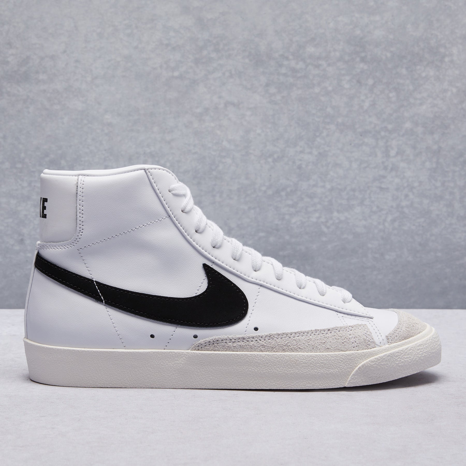 Nike Blazer Mid '77 Shoe | Dropkick