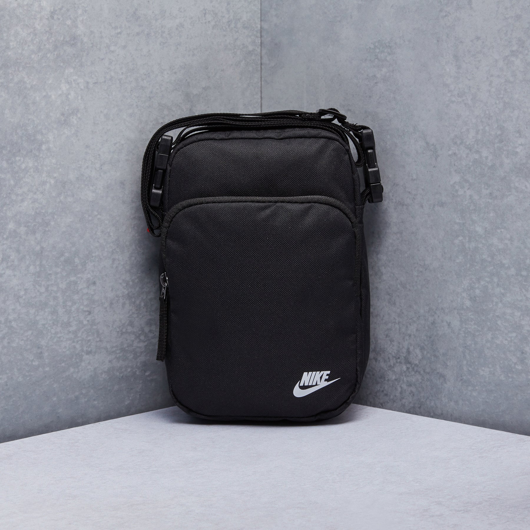 Nike Heritage 2.0 Crossbody Bag | Dropkick