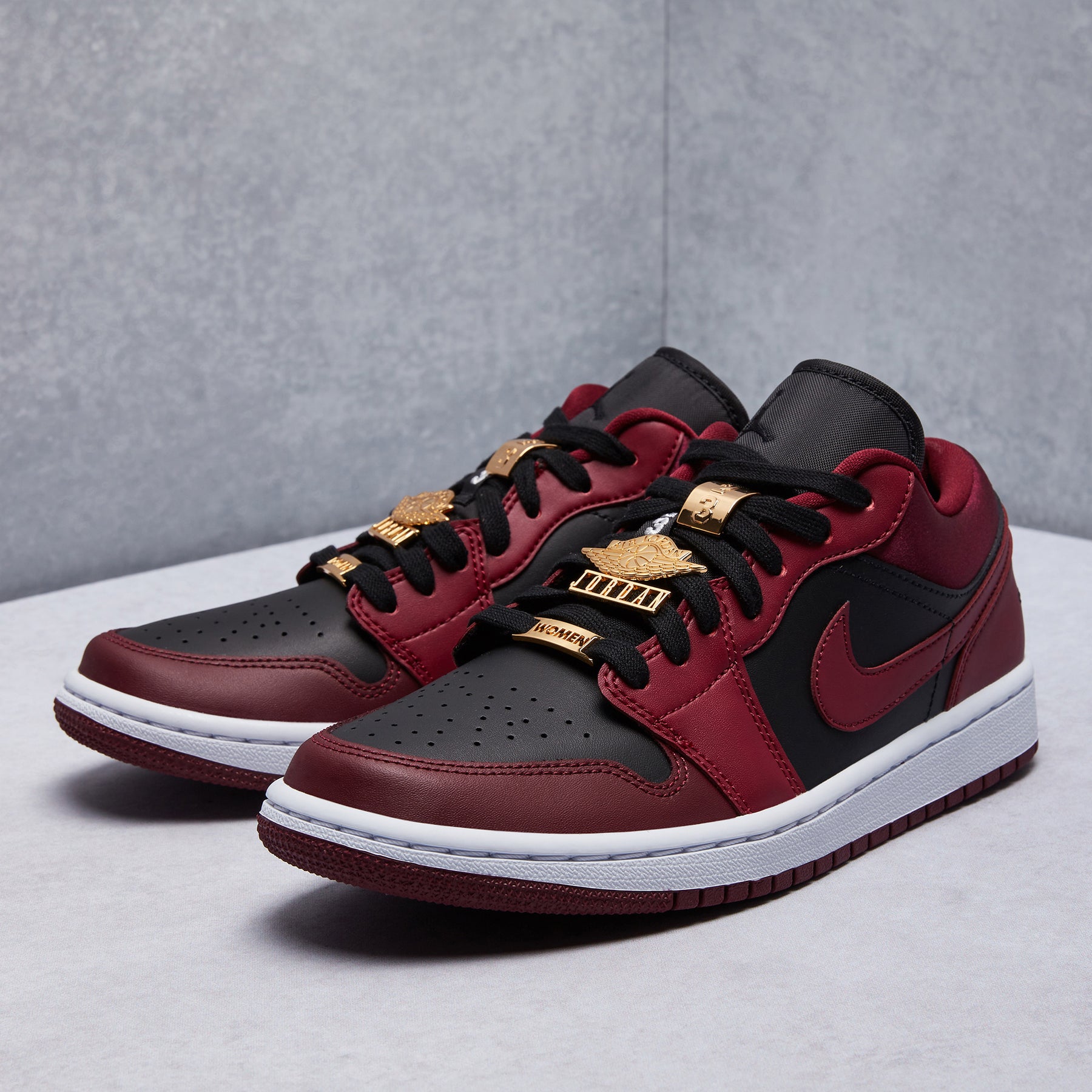 Jordan Air Jordan 1 Low SE Shoe Dropkick