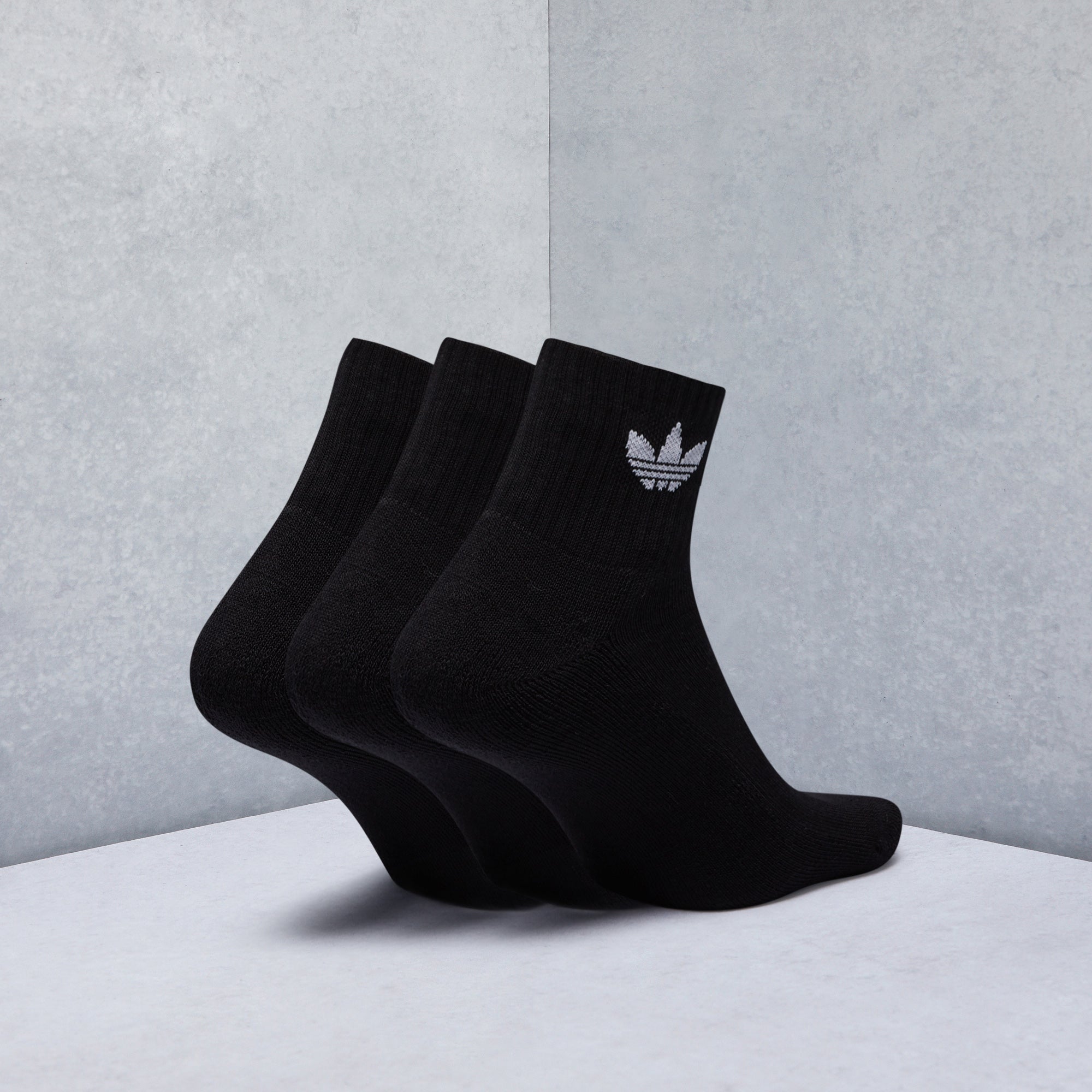 adidas Originals Mid-Cut Crew Socks (3 Pairs) | Dropkick